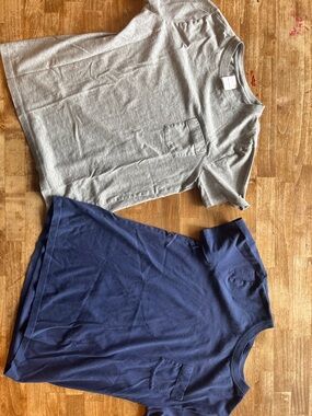 Set of 2 Pocket Crewneck Tees in Heather Gray & Navy | Hanna Andersson